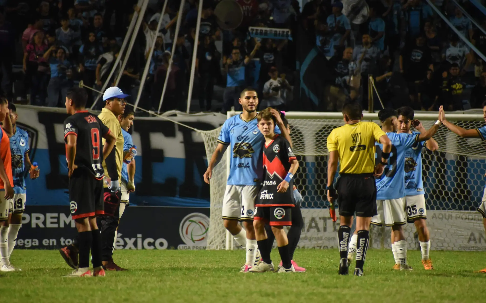 Miguel Martínez el joven que, pese a ser del equipo rival, se lleva los aplausos en el Estadio Tamaulipas José Luis Tapia (2)